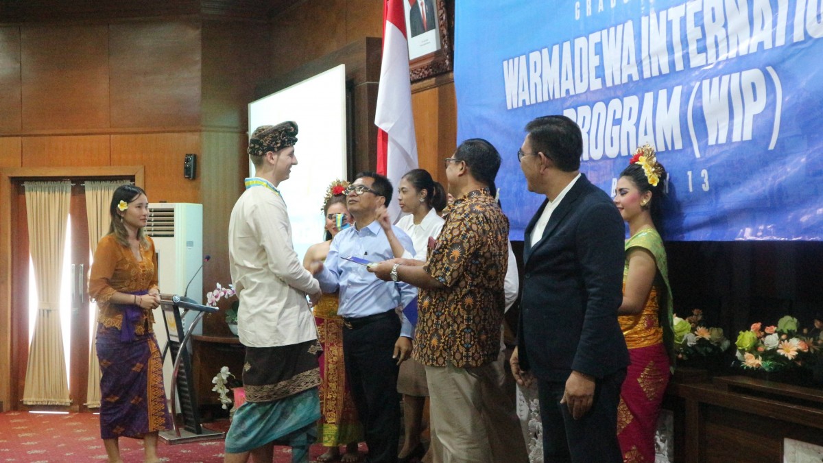 Faculty of Letters, Warmadewa University releases 46 Foreign Students Warmadewa International Program Batch 13