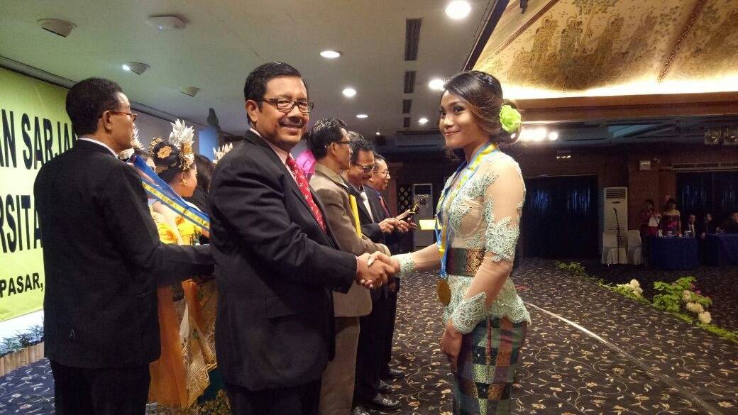 Yudisium dan Pelepasan Sarjana ke-56 Fakultas Sastra Universitas Warmadewa di Agung Room Inna Grand Bali Beach Hotel