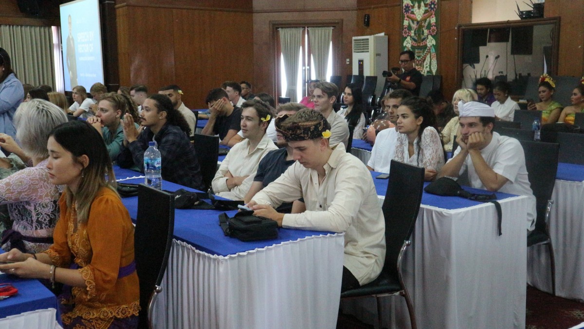 Faculty of Letters, Warmadewa University releases 46 Foreign Students Warmadewa International Program Batch 13